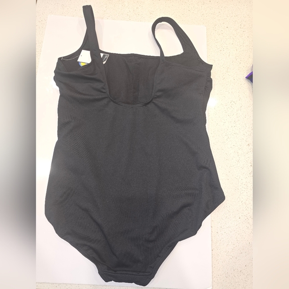 TYR SOL SCOOP NCK CTRLFIT ALL-BLACK SWIMSUIT SIZE 22 - Picture 2 of 10